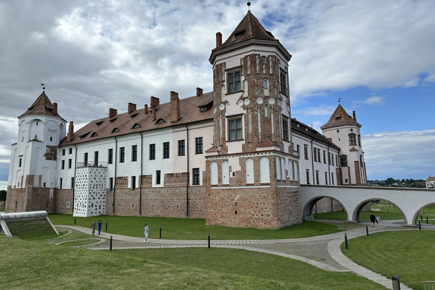 Фото - экскурсия: Трансфер из Бреста в замки Несвижа, Мира, Коссова и обратно или в Минск 