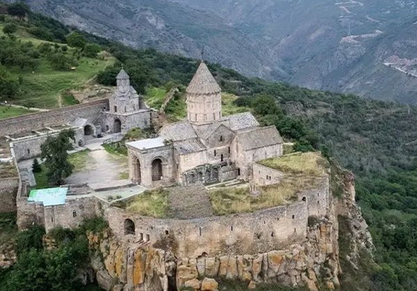 Татев, Нораванк и Арени: экскурсия по южным красотам Армении - фото 4