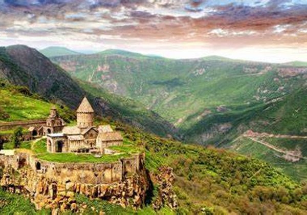 Татев, Нораванк и Арени: экскурсия по южным красотам Армении