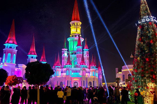 Фото экскурсии - Поездка из Сиде на ночное шоу в Turkish Disneyland (Land of Legends). - 1