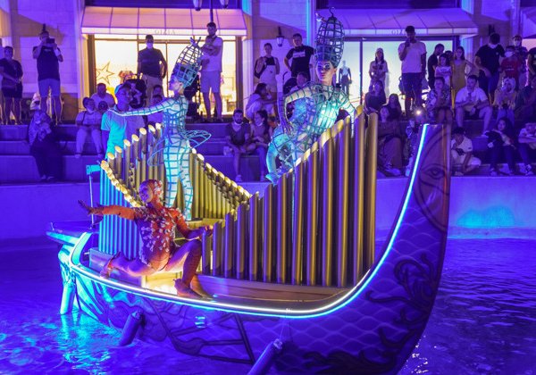 Поездка из Сиде на ночное шоу в Turkish Disneyland (Land of Legends).