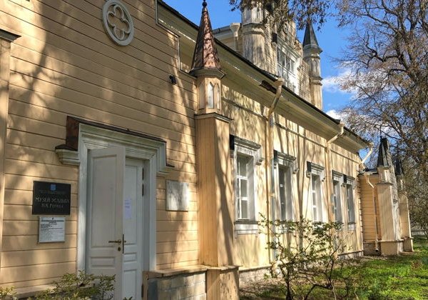 Экскурсия в деревню Извара с посещением усадьбы Рериха и культурного центра - фото 1