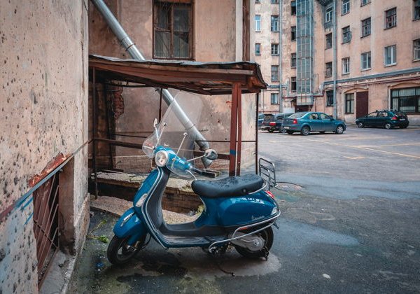 Прогулка по настоящему Петербургу. Проходные дворы Моховой. - фото 1