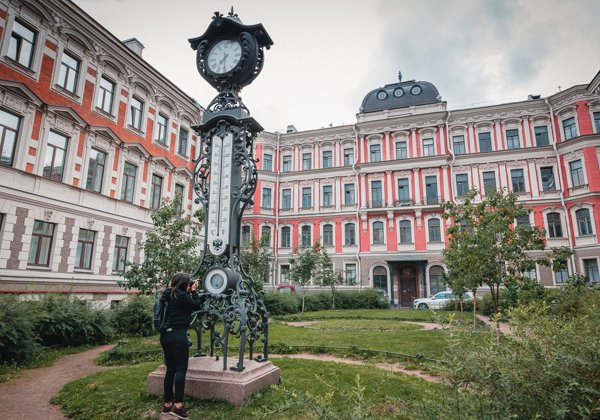 Прогулка по настоящему Петербургу. Проходные дворы Моховой.