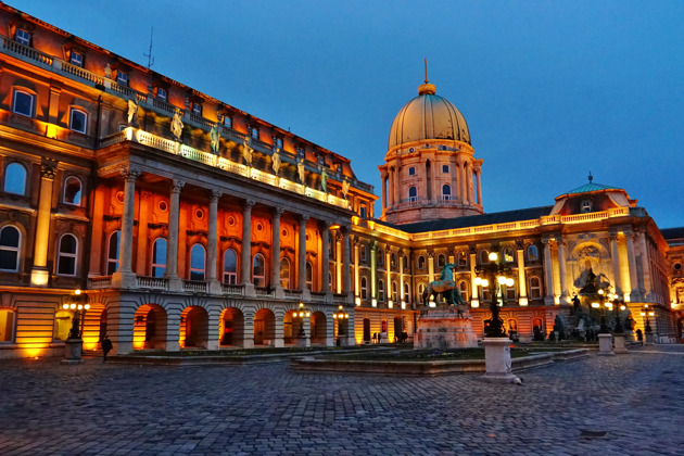 Фото - экскурсия: 🌕 Огни и панорамы вечернего Будапешта: прогулка к Будайской крепости