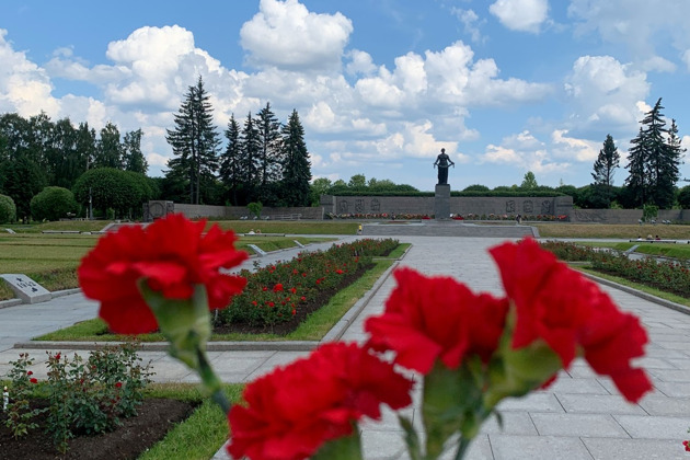 Фото - экскурсия: Места памяти блокадного Ленинграда + Пискарёвское кладбище