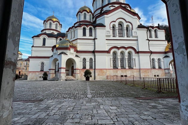 Фото экскурсии - Путешествие в старинный Новый Афон с визитом в карстовую пещеру - 7