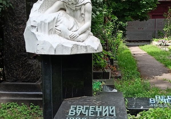Новодевичье кладбище — место упокоения великих - фото 2