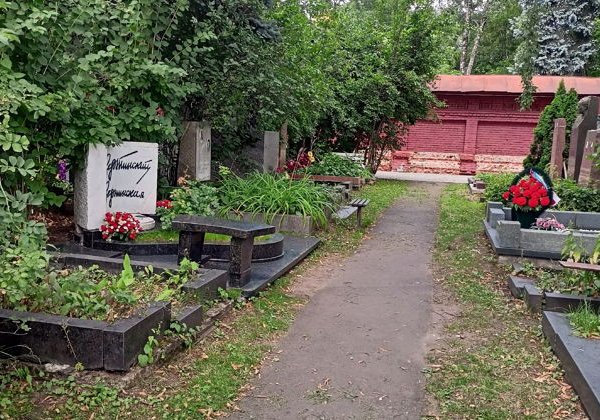 Новодевичье кладбище — место упокоения великих - фото 3