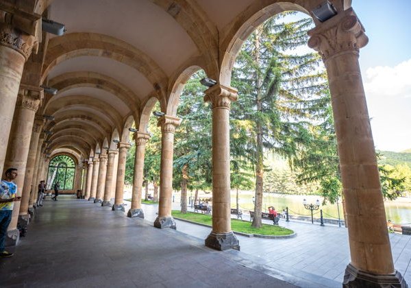 Открой настоящую Армению: Хор Вирап, Нораванк, Джермук и Арени - фото 3