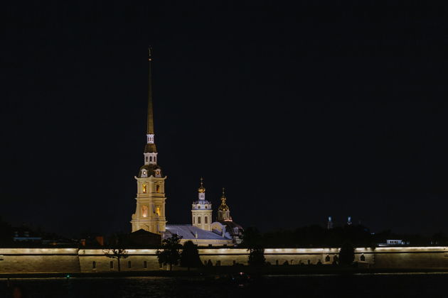 Дискотека на двухпалубном теплоходе. Развод мостов. - фото 2