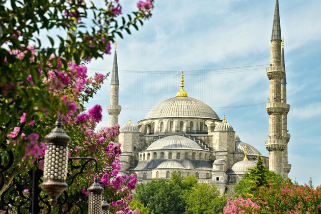 Фото - экскурсия: Величественные мечети, соборы и дворцы прошлых эпох