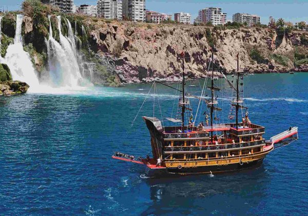 Сокровища Средиземного моря: круиз на пиратской яхте Gonster