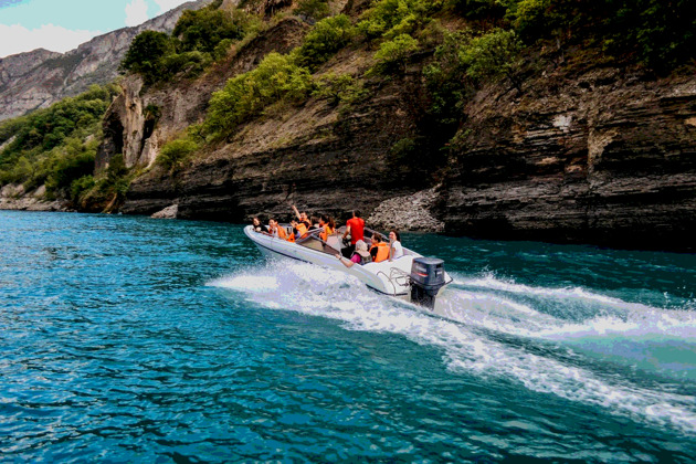 Фото - экскурсия: Путешествие по Сулакскому каньону на катере с посещением бархана Сарыкум и пещеры Нохъо