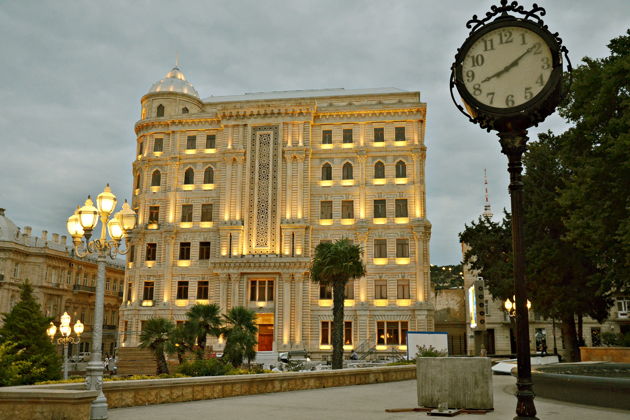 Фото экскурсии - Вечерний Баку: прогулка по старинным и современным кварталам - 11