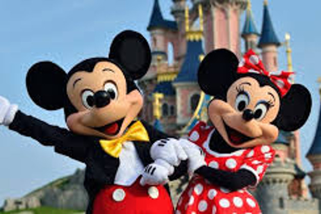 Диснейленд с VIP-гидом: Индивидуальный вход без ожидания в очередях