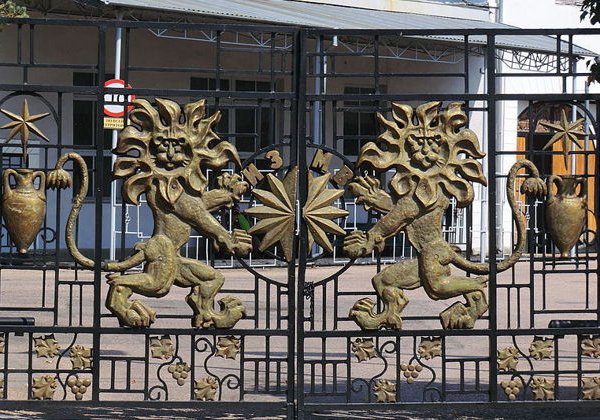 Тайны Инкерманских подвалов: пещерный монастырь и завод марочных вин - фото 3
