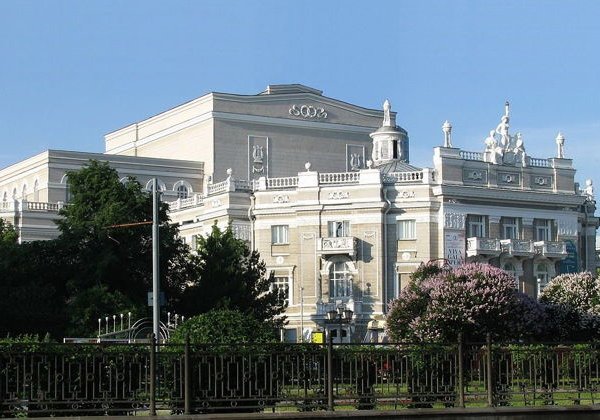 На автомобиле по ТОП-местам Екатеринбурга, Свердловска и Ёбурга - фото 2