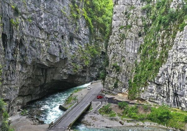 В Абхазию к озеру Рица на авто до 10 человек  - фото 1