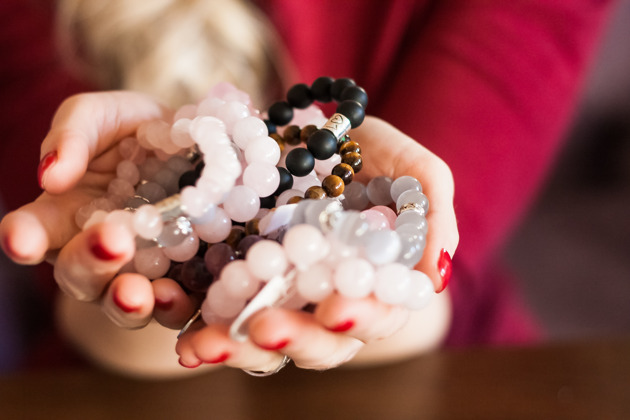 Фото - экскурсия: Создай свой уникальный браслет-талисман по натальной карте на мастер-классе