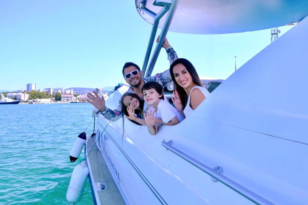 Фото экскурсии - Прогулка на яхте с фуршетом в центре Сочи - 7