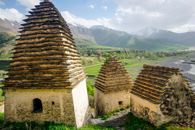 Фото - экскурсия: Северная Осетия в мини-группе: ущелья, Кармадон, город мертвых Даргавс