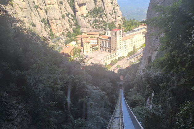 Фото экскурсии - Монтсеррат: Каменные исполины веры и вечные отголоски времени - 2