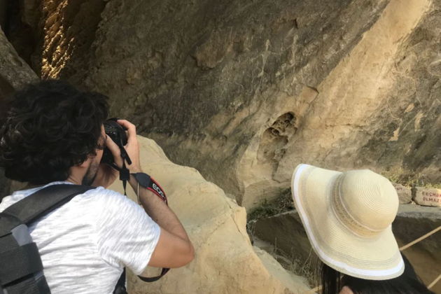 Фото экскурсии - Гобустан, Грязевые вулканы, Агатовые горы, гора Бешбармаг и дегустация икры - 5