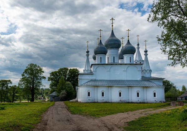 Город с открытки: в Романов-Борисоглебск на автобусе - фото 1