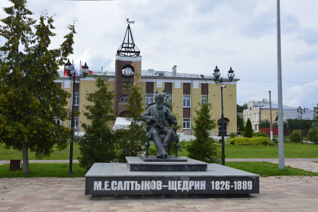 Русские традиции: фарфоровая мануфактура, башмачный Талдом и сыроварня - фото 4