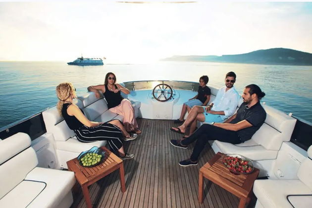 Фото экскурсии - Незабываемое двухчасовое путешествие по Босфору на шикарной яхте премиум-класса - 13