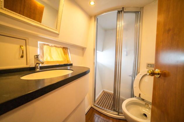 Фото экскурсии - Незабываемое двухчасовое путешествие по Босфору на шикарной яхте премиум-класса - 8