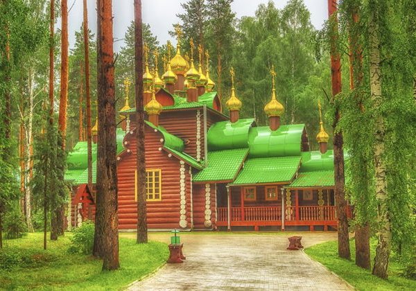Ганина Яма: последние дни Романовых и память Императорской семьи - фото 1