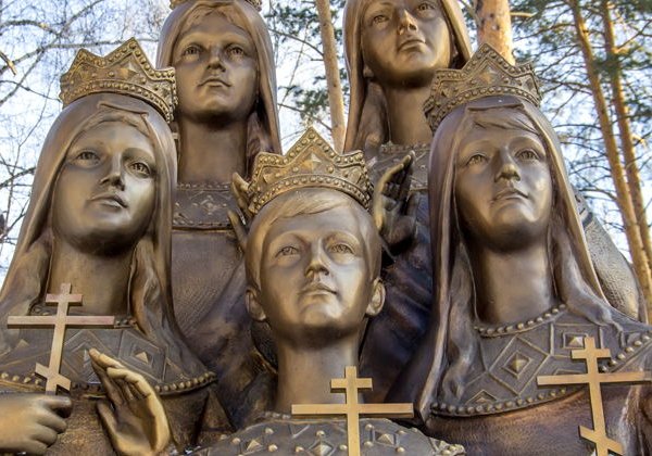 Ганина Яма: последние дни Романовых и память Императорской семьи - фото 2