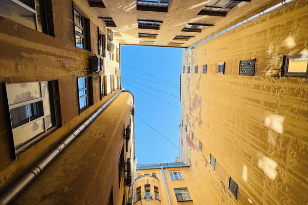 Фото экскурсии - Петроградская сторона: Жизнь за фасадами (дворы, парадные, доходные дома) – Эксклюзивная экскурсия в мини-группе! - 1