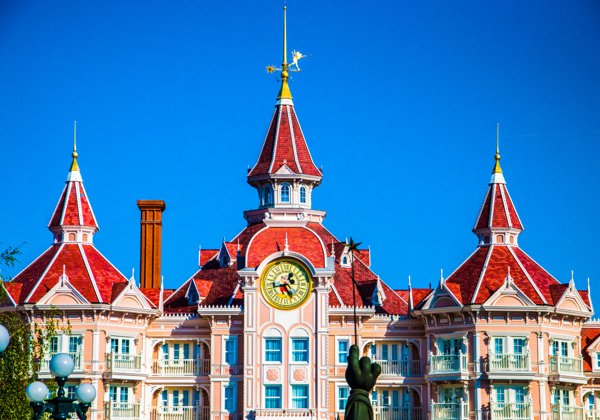 Волшебный день в Диснейленде — VIP сопровождение без очередей