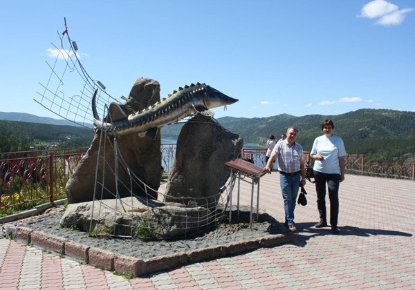 «Город солнца и седых дождей» — обзорная экскурсия, «Царь-рыба» и ГЭС
