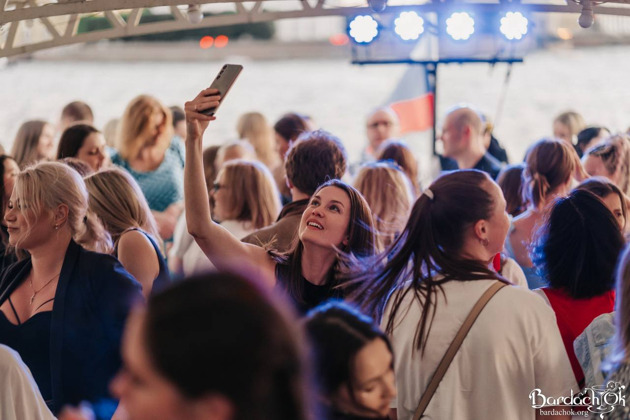 Вечерняя вечеринка на теплоходе для взрослых от Гидровояж