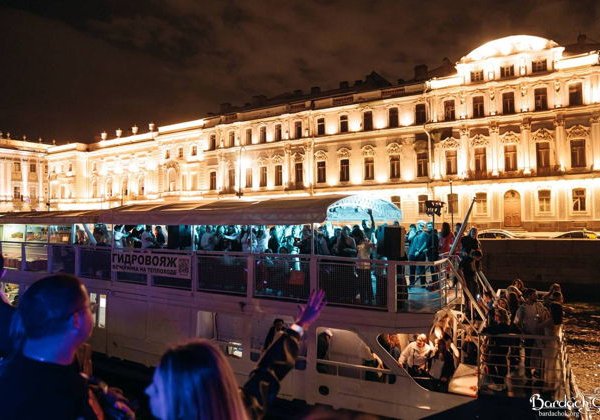 «Гидровояж» — Ночная вечеринка на теплоходе на разводные мосты [18+] - фото 1