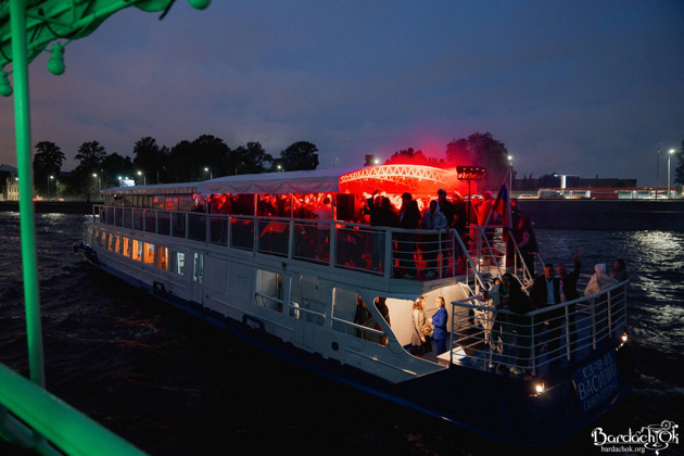 Вечеринка на теплоходе "Гидровояж" с ночным проходом под разводными мостами для взрослых