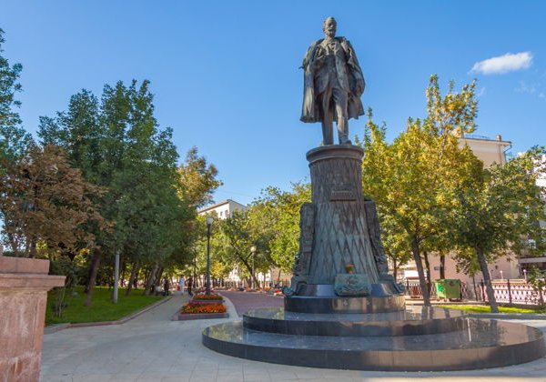«Публичные и не очень дома Сретенки» — гуляем по Сретенскому бульвару (18+) - фото 2
