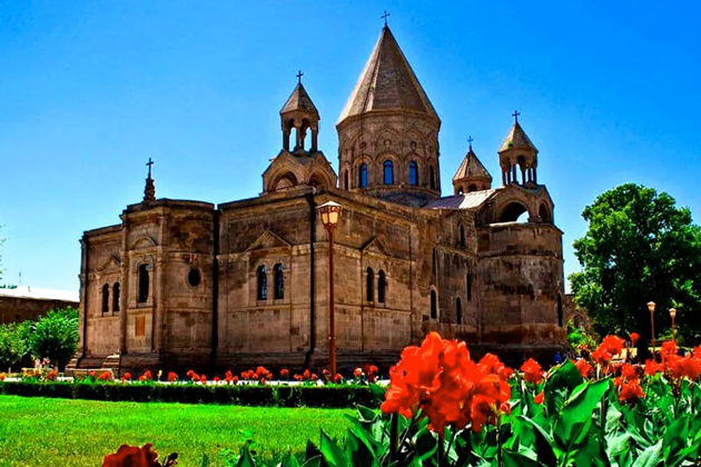 Фото экскурсии - Экскурсия в Эчмиадзин с посещением винодельни - 3