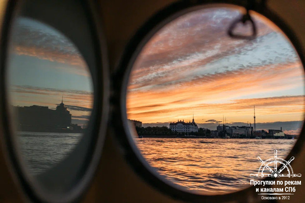 Фото - экскурсия: Вечерний круиз по Финскому заливу на однопалубном корабле