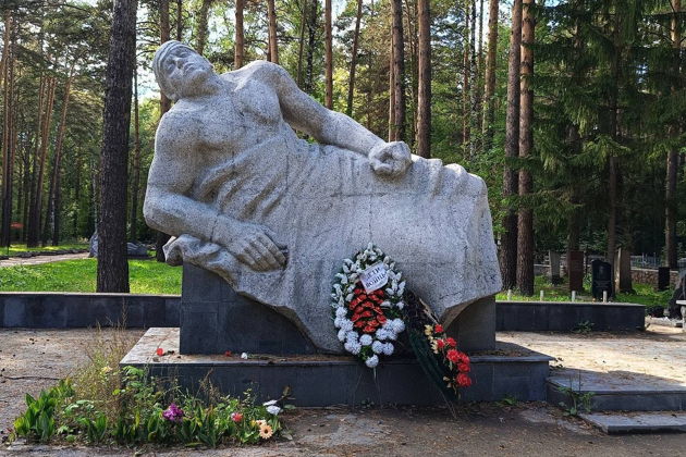 Фото экскурсии - Прогулка по Заельцовскому кладбищу Голоса ушедших - 4