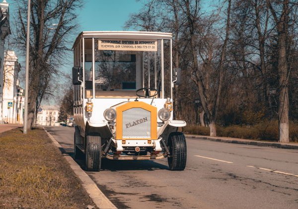 Машина времени: экскурсия на ретромобиле по центру Ярославля - фото 4