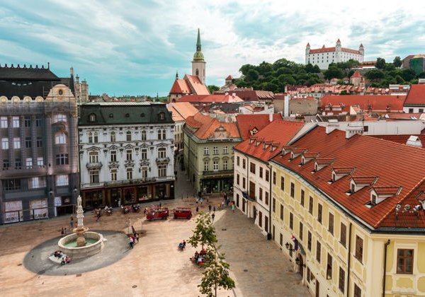 Величественная Братислава: Королевские резиденции и легенды  - фото 1