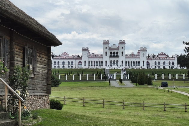 Фото - экскурсия: Трансфер на микроавтобусе по замкам, дворцам, башням и усадьбам Брестчины