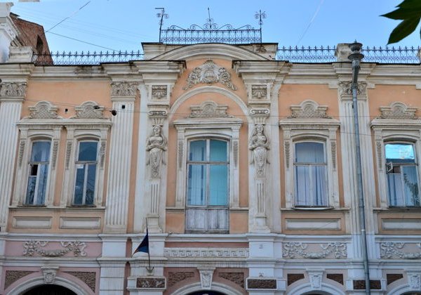 Белый город Астрахани — прогулка по истории и традициям - фото 1