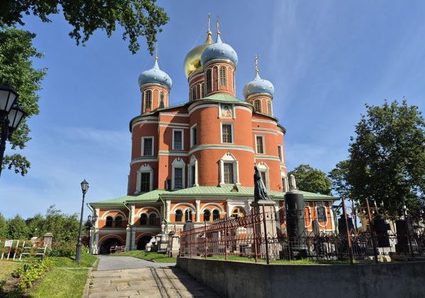 Религии мира: соборы, мечети и храмы Москвы с подъемом на минарет - фото 3