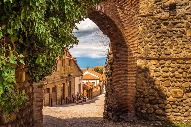 Фото экскурсии - Вино, любовь и легенды Кахетии: Манави — Бадиаури — Бодбе — Сигнаги - 1